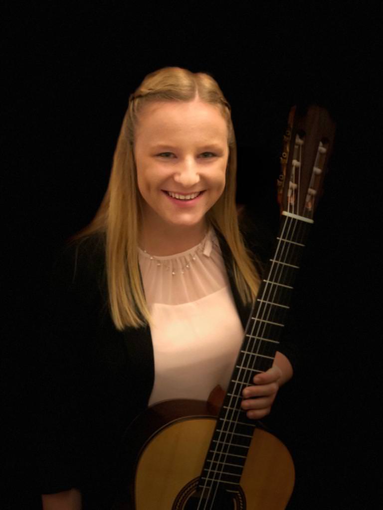 Katharina Kollreider Guitarist